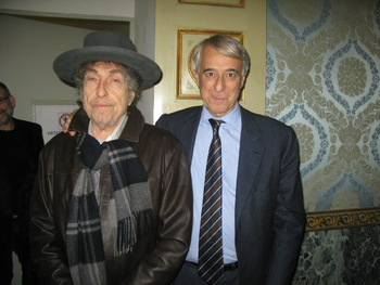 Bob_with_mayor_of_Milano[1].jpg