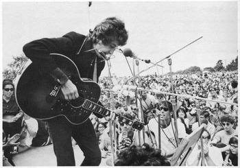 bob-dylan-NEWPORT_1965_workshop_stage_12[1].jpg